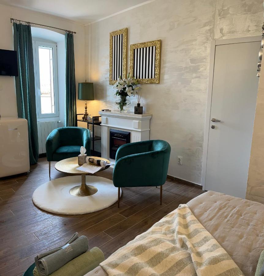 La Dolce Vita Luxury II Apartments With Best Free Private Parking In Center Pula Exterior foto