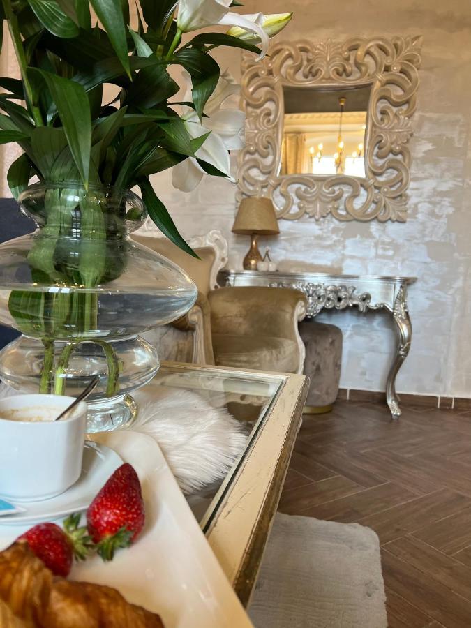 La Dolce Vita Luxury II Apartments With Best Free Private Parking In Center Pula Exterior foto